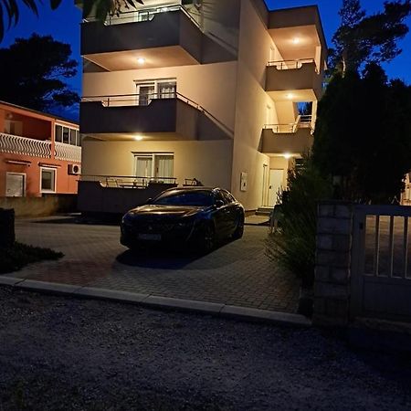 Apartmani Vukadin Vir Exterior photo
