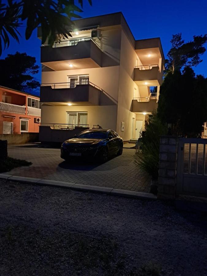 Apartmani Vukadin Vir Exterior photo