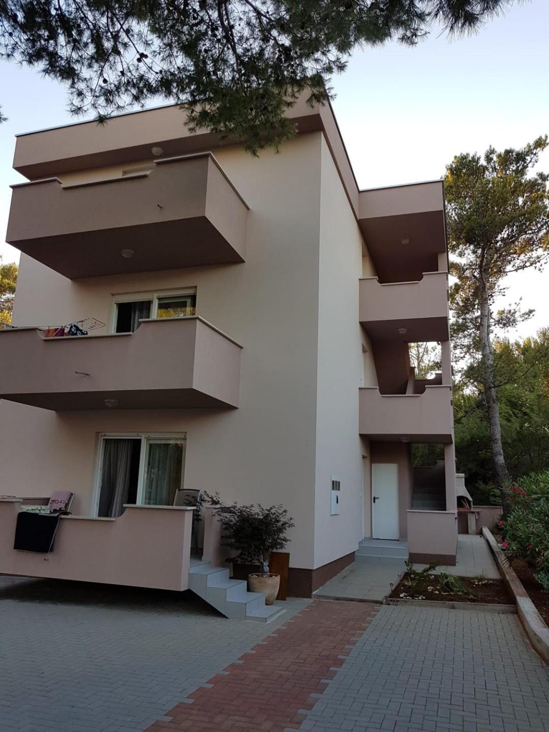 Apartmani Vukadin Vir Exterior photo
